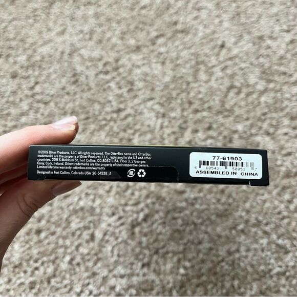 Otterbox Amplify Flat Glass Screen Protector for iPhone XS Max - Picture 3 of 4